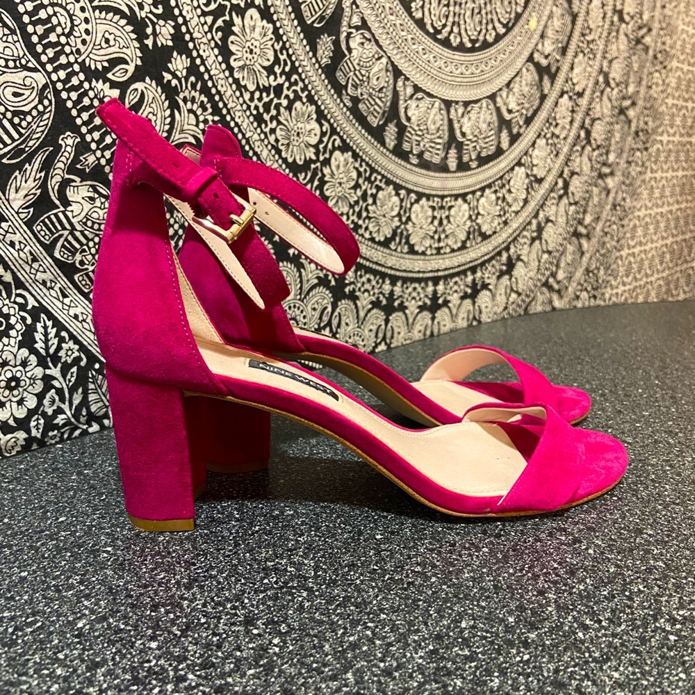 Nine West hot pink heels